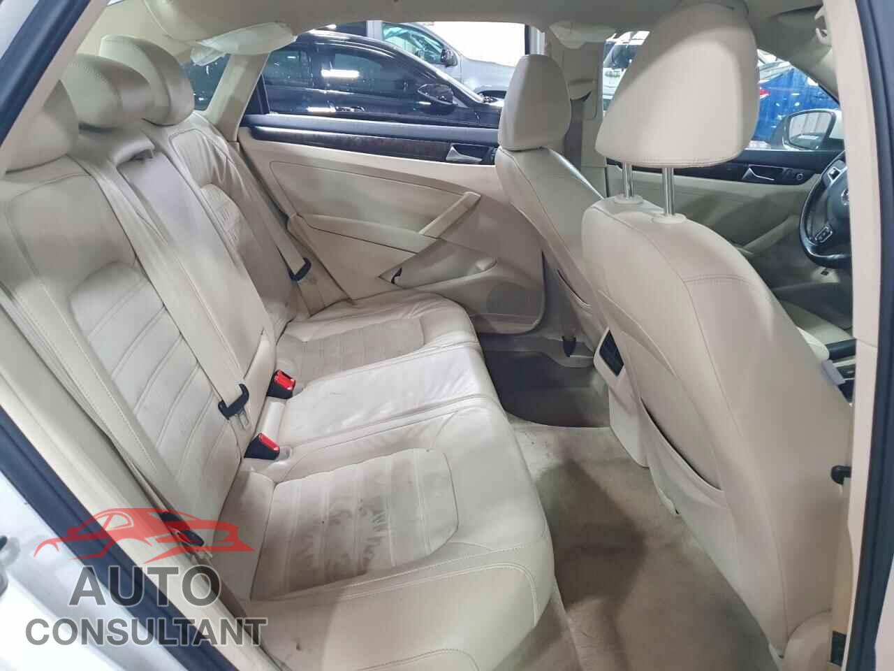 VOLKSWAGEN PASSAT 2014 - 1VWCS7A35EC001379