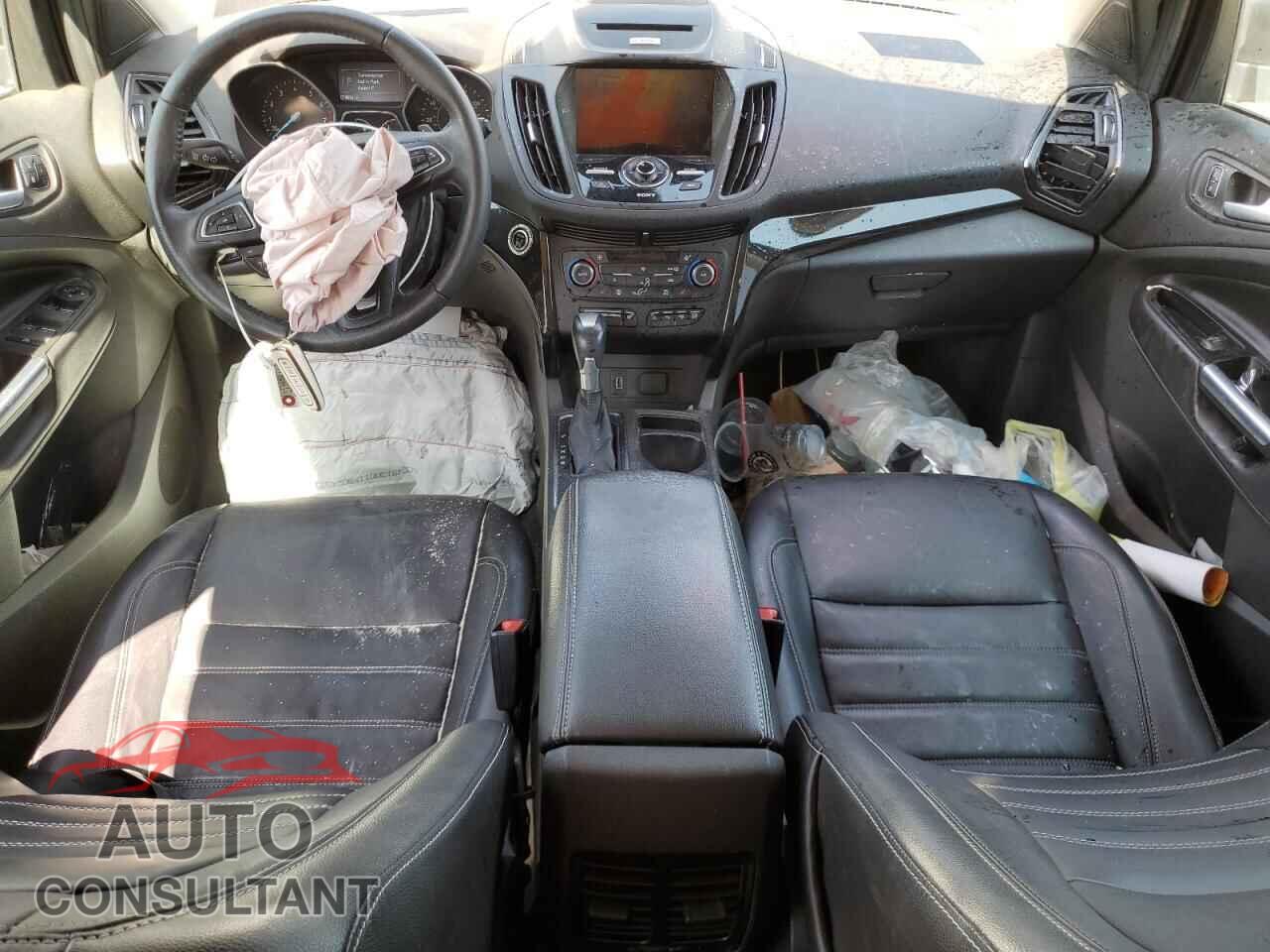 FORD ESCAPE 2017 - 1FMCU0JD7HUA46895