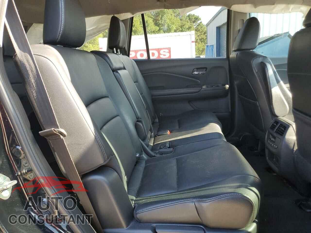HONDA PILOT 2017 - 5FNYF5H7XHB009186