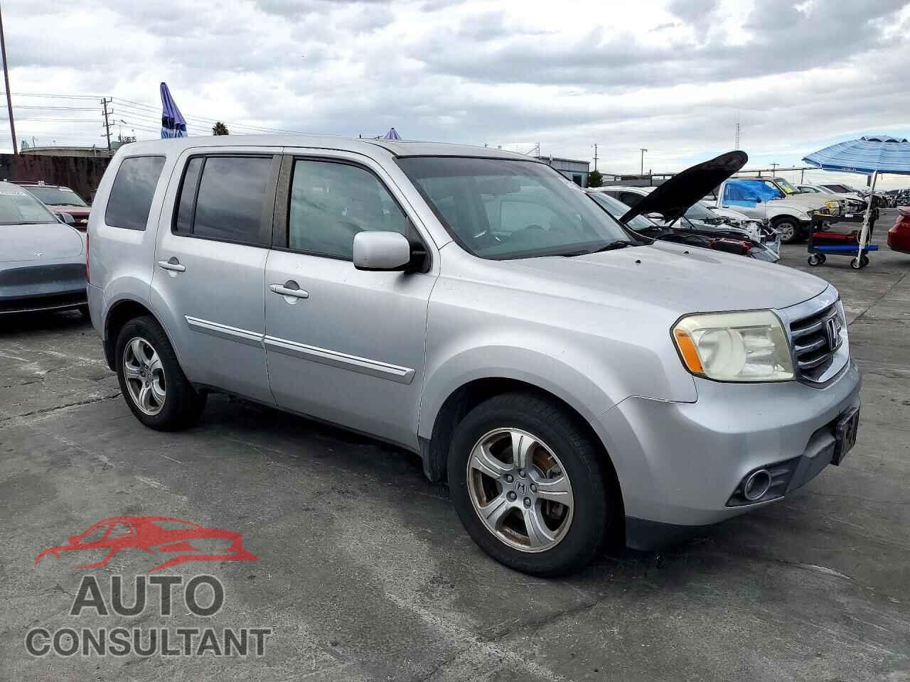 HONDA PILOT 2013 - 5FNYF3H56DB041999