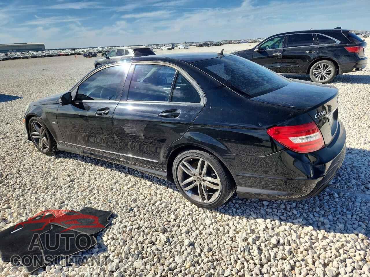 MERCEDES-BENZ C-CLASS 2012 - WDDGF4HB5CR231380