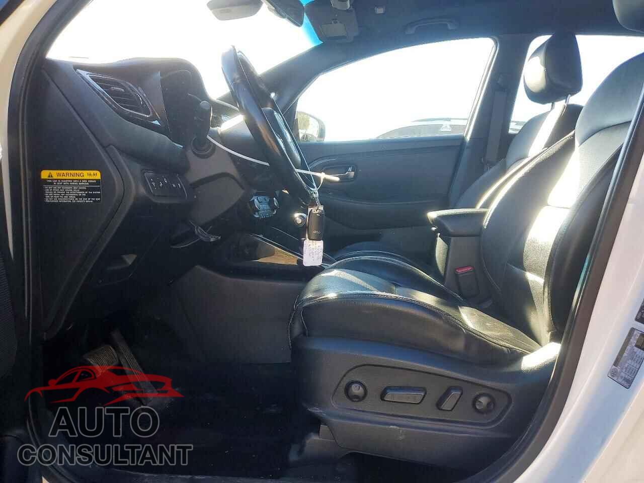 KIA RONDO 2017 - KNAHU8A32H7181701