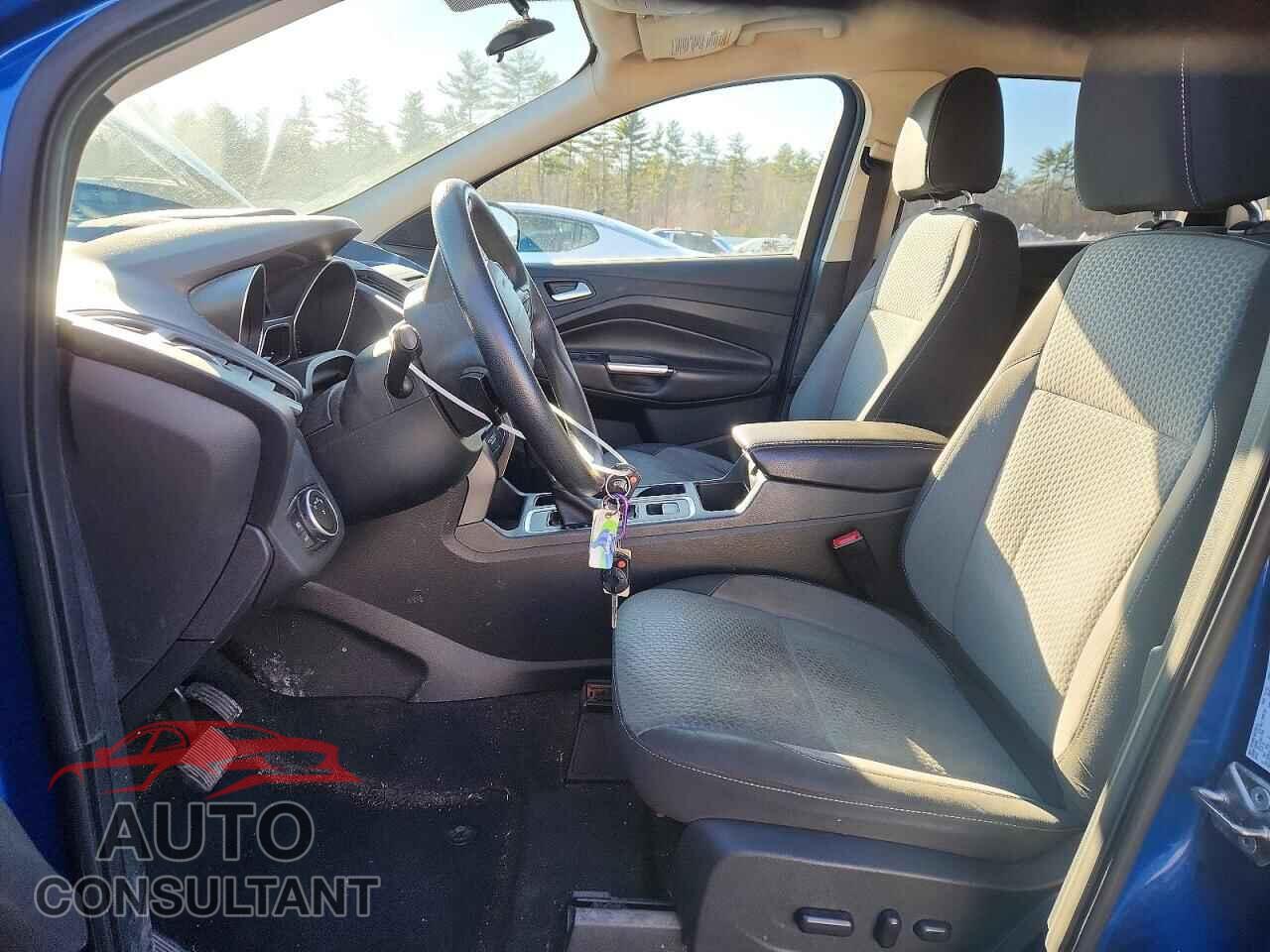 FORD ESCAPE 2017 - 1FMCU9GD5HUC28090