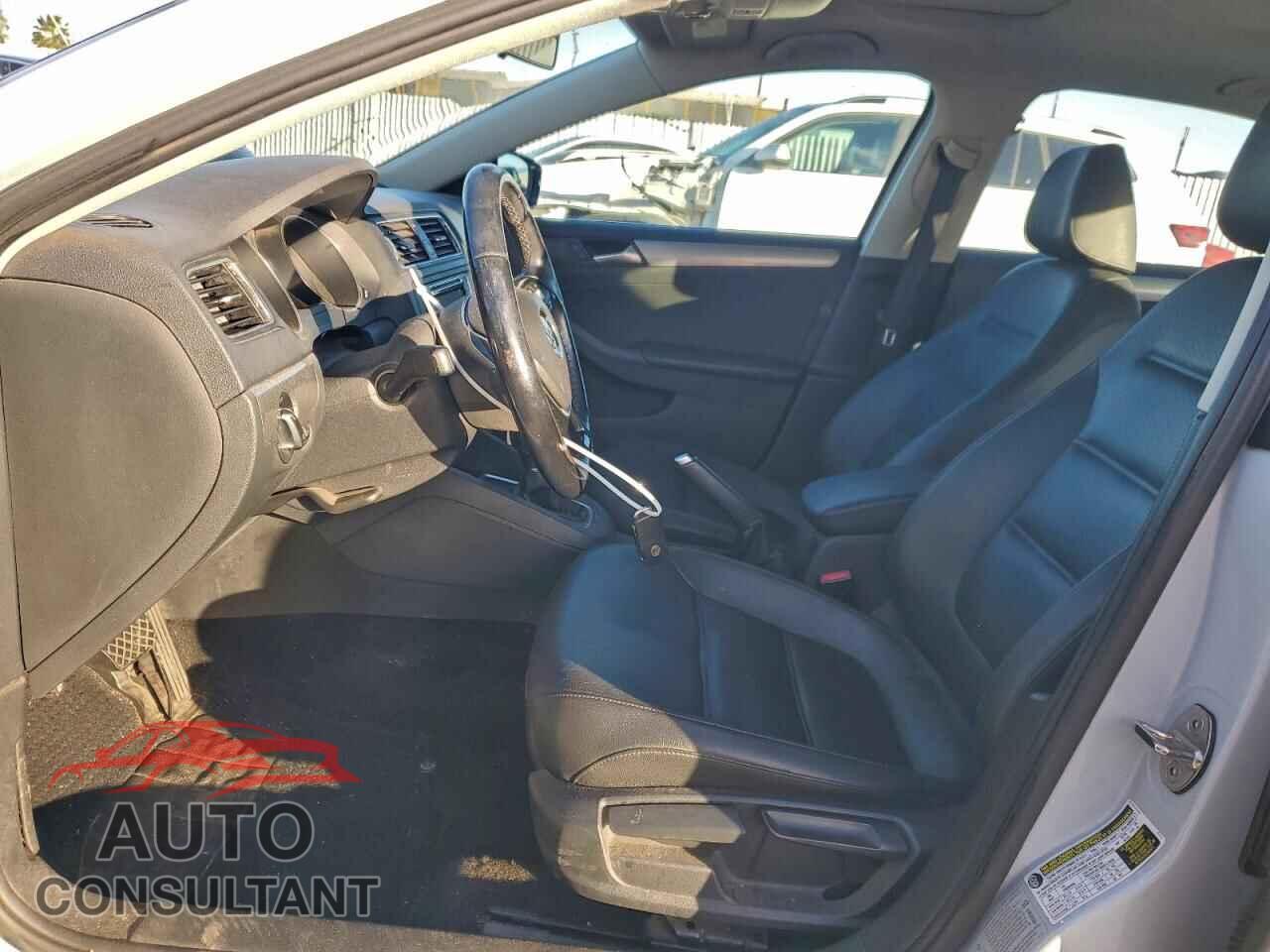 VOLKSWAGEN JETTA 2017 - 3VWDB7AJ8HM291560