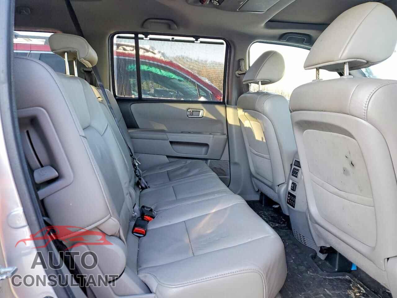 HONDA PILOT 2012 - 5FNYF4H96CB024076