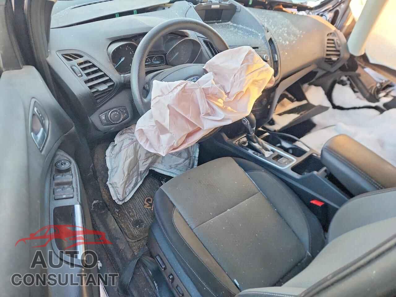 FORD ESCAPE 2018 - 1FMCU0GD2JUA47207
