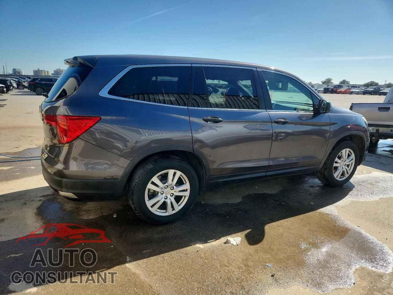 HONDA PILOT 2017 - 5FNYF5H1XHB031135