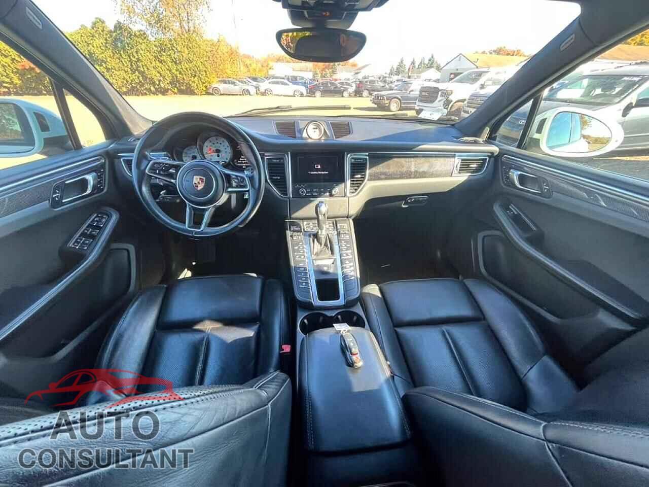 PORSCHE MACAN 2017 - WP1AG2A57HLB50315