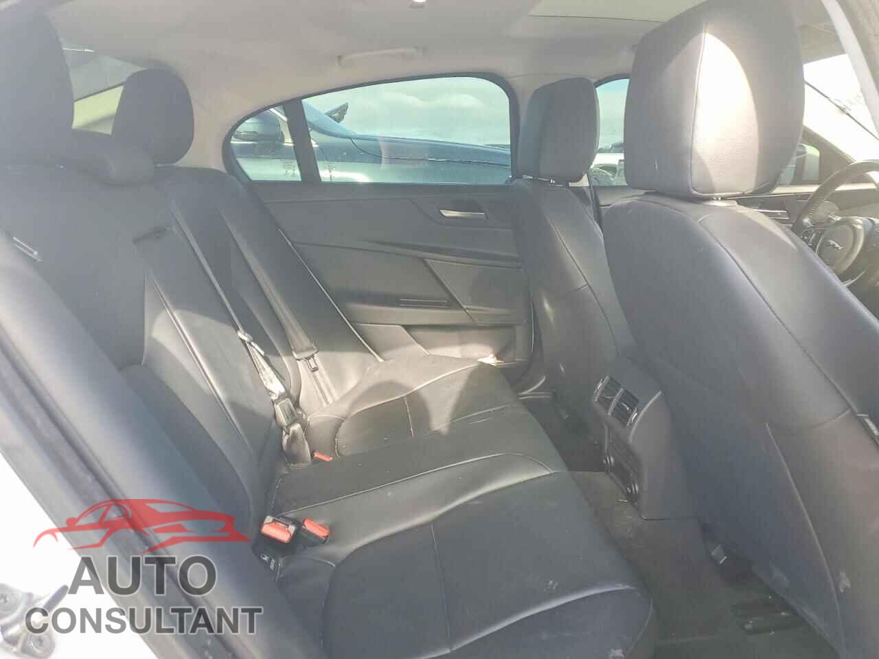 JAGUAR XE 2017 - SAJAR4BG0HA978730