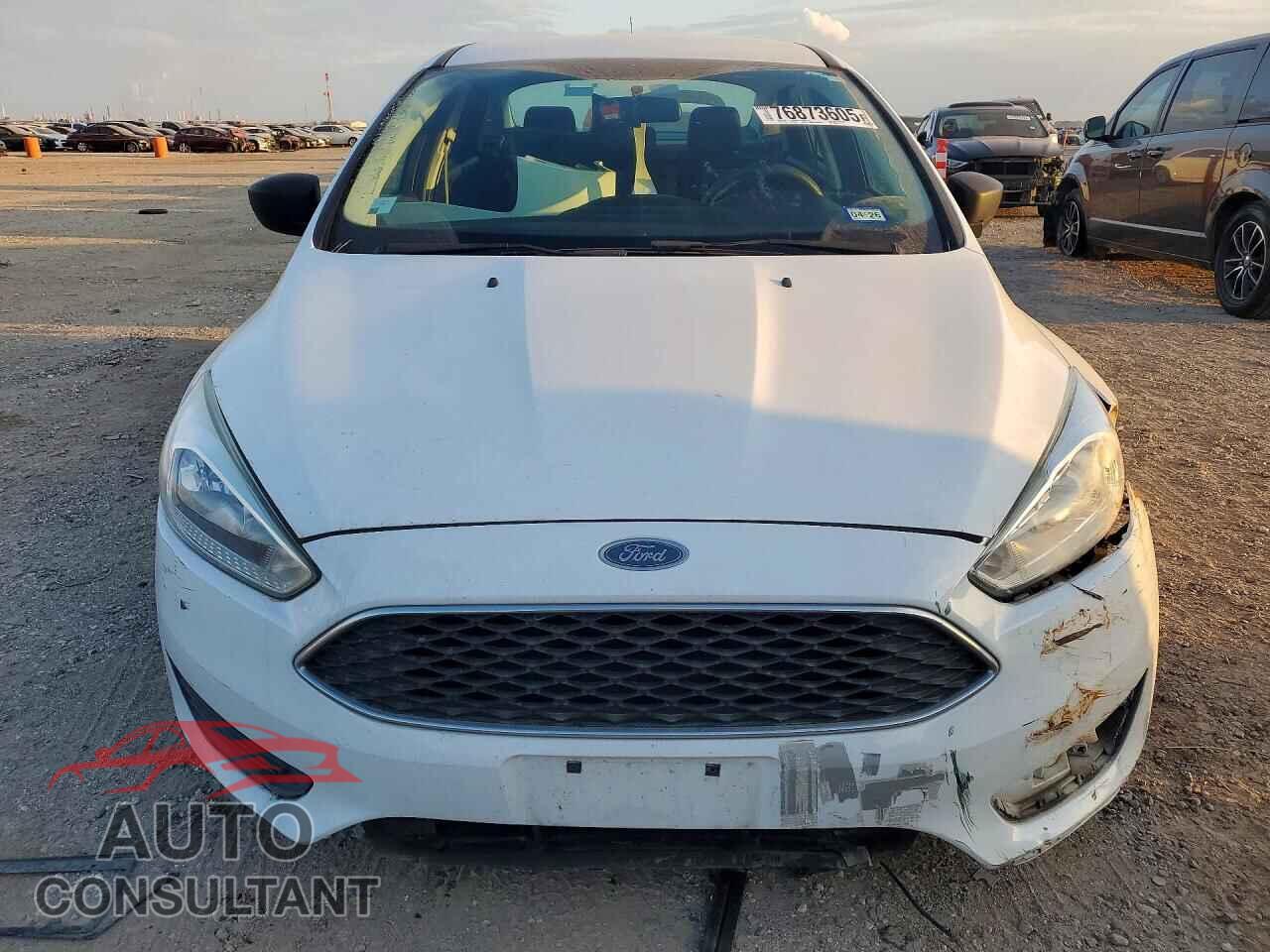 FORD FOCUS 2018 - 1FADP3E23JL225883