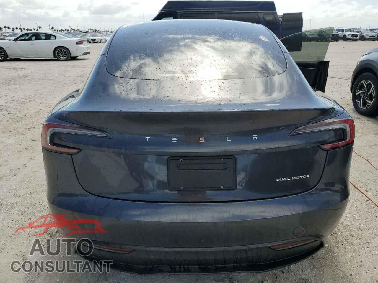 TESLA MODEL 3 2024 - 5YJ3E1EB2RF722552