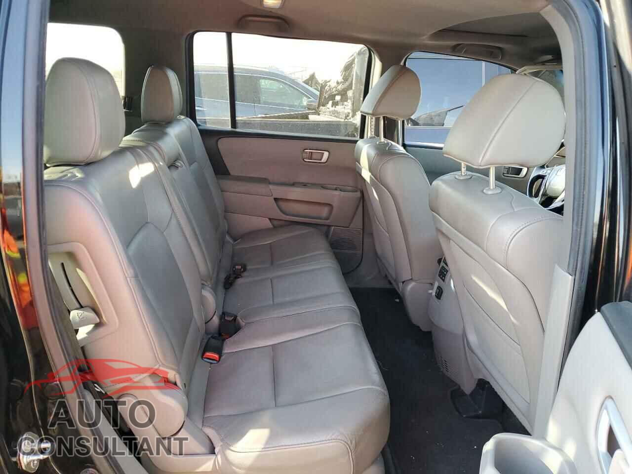 HONDA PILOT 2012 - 5FNYF4H56CB074652