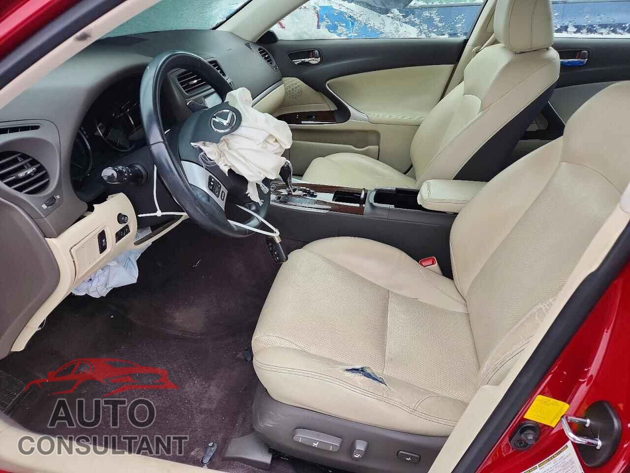 LEXUS IS 2012 - JTHCF5C28C5055355