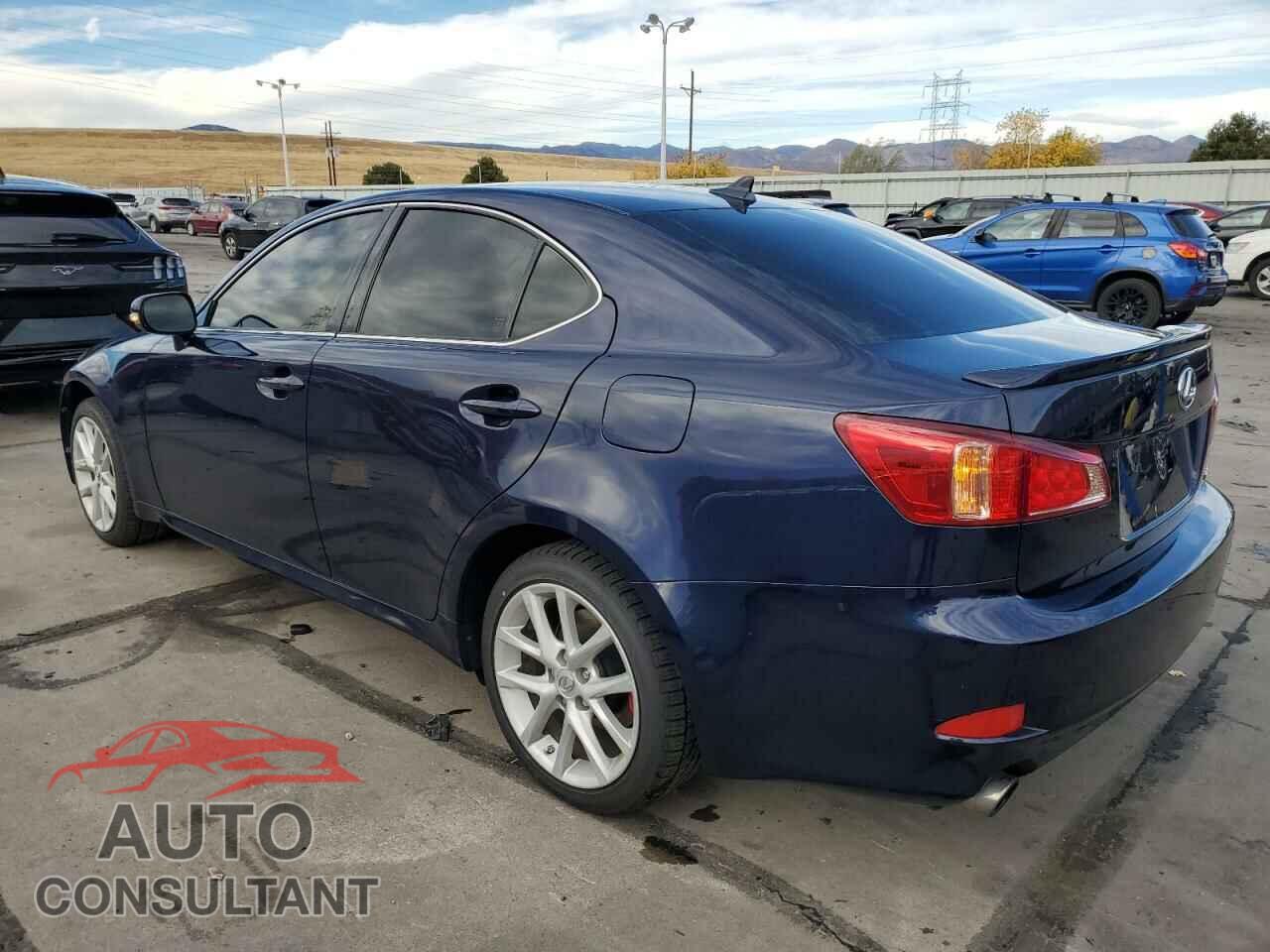 LEXUS IS 2011 - JTHCF5C23B5052412