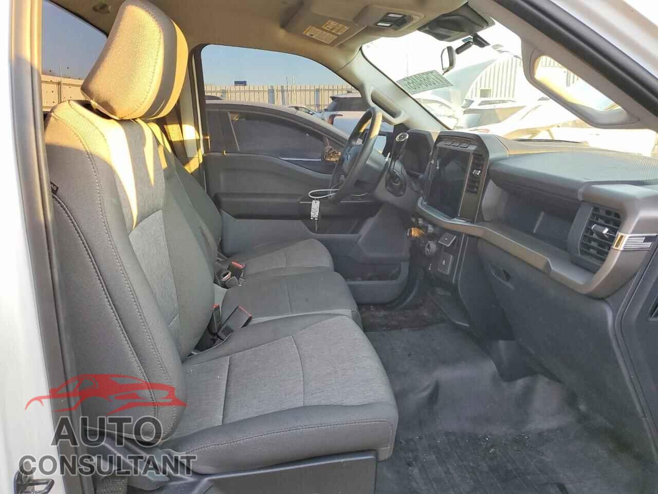 FORD F150 2024 - 1FTMF1LP7RKD74105