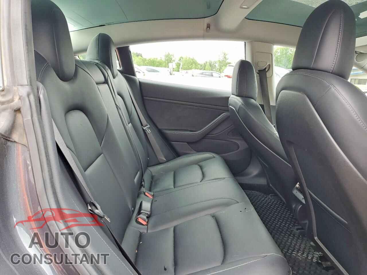TESLA MODEL 3 2018 - 5YJ3E1EA5JF101995