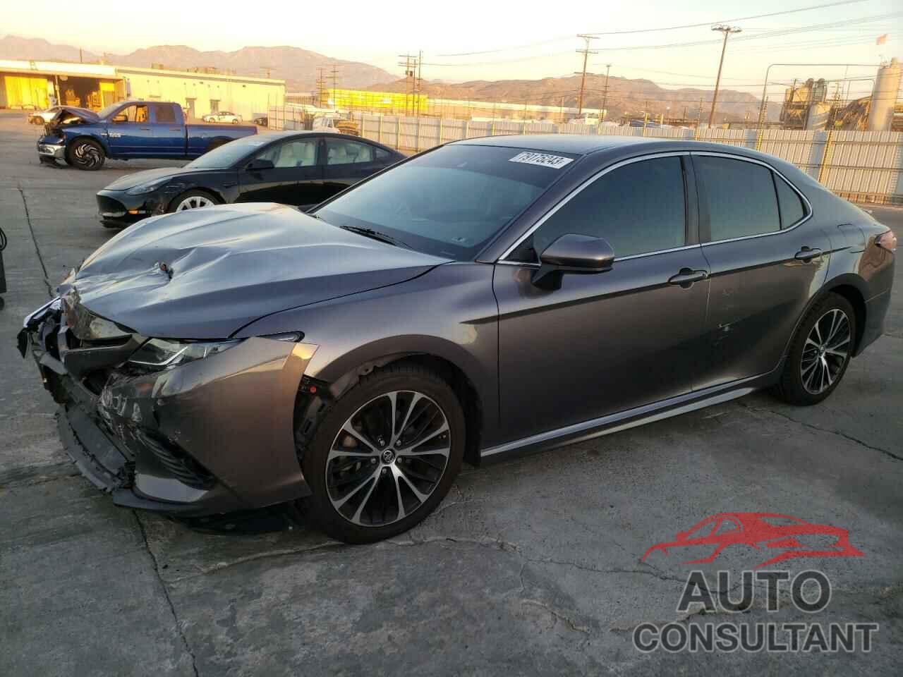 TOYOTA CAMRY 2018 - 4T1B11HK9JU066022