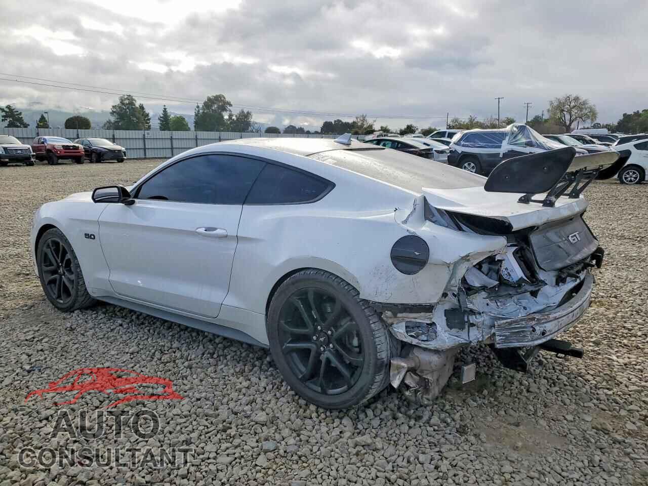 FORD MUSTANG 2021 - 1FA6P8CFXM5154217