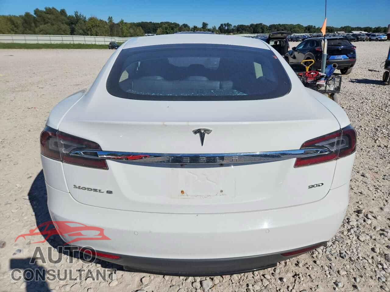 TESLA MODEL S 2015 - 5YJSA1E22FF111942