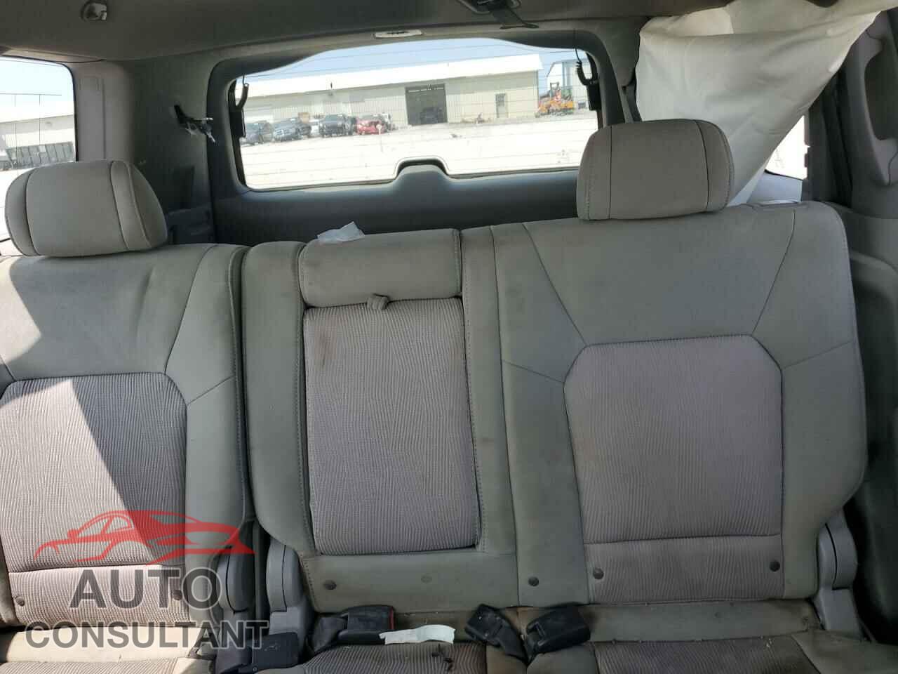HONDA PILOT 2011 - 5FNYF3H44BB049345