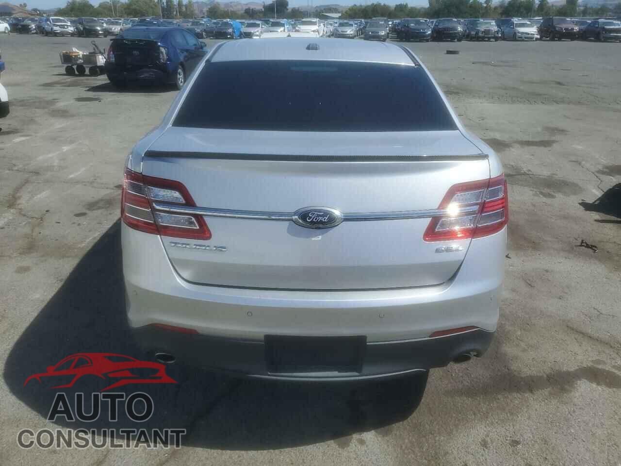 FORD TAURUS 2017 - 1FAHP2E85HG109121