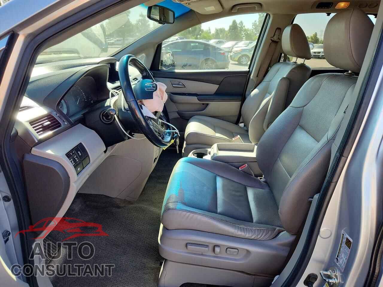 HONDA ODYSSEY 2013 - 5FNRL5H65DB089530