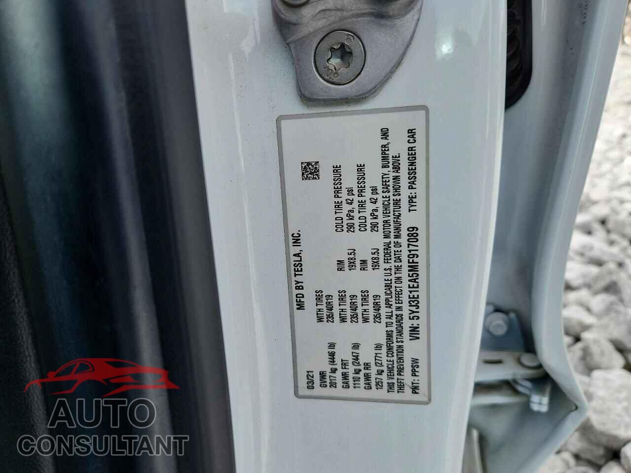 TESLA MODEL 3 2021 - 5YJ3E1EA5MF917089