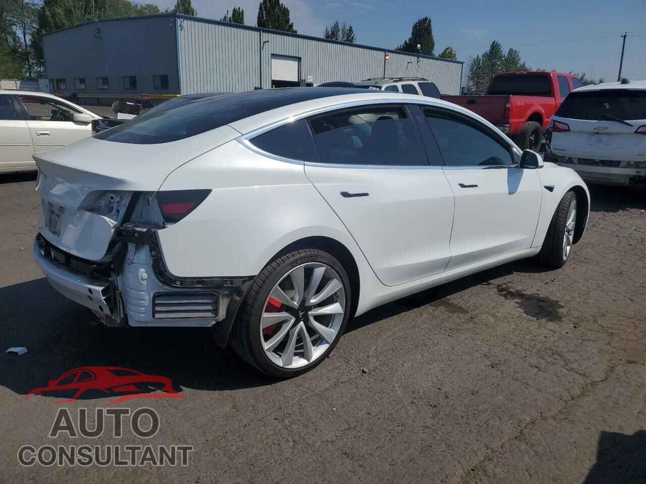 TESLA MODEL 3 2018 - 5YJ3E1EB7JF084352