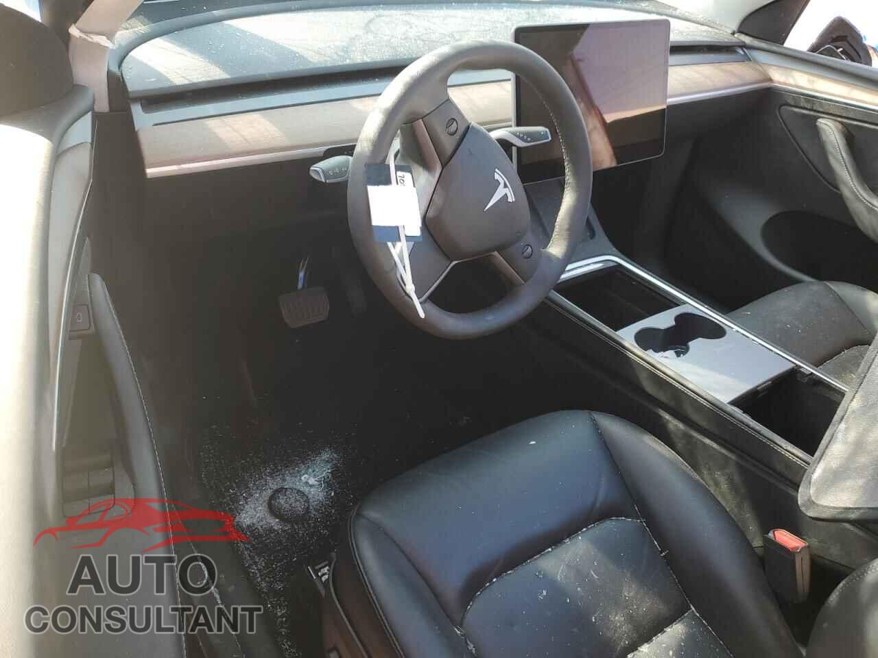 TESLA MODEL Y 2024 - 7SAYGDED8RF211689