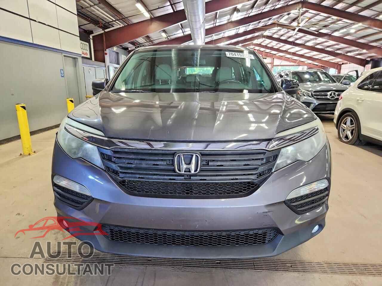 HONDA PILOT 2017 - 5FNYF5H5XHB019294