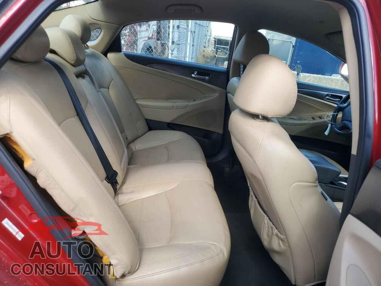 HYUNDAI SONATA 2012 - KMHEC4A47CA056114