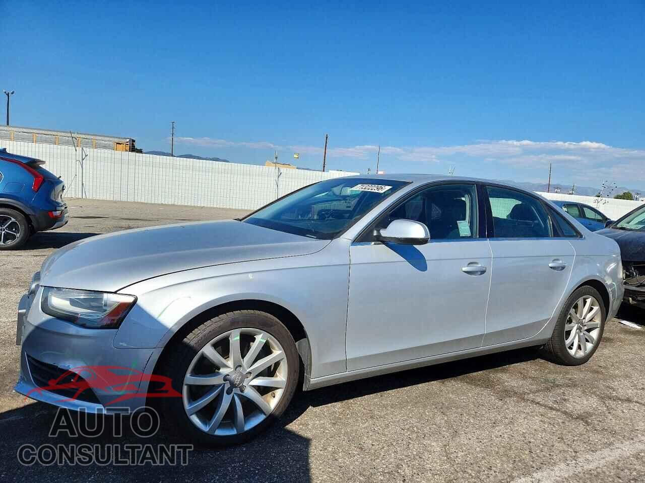 AUDI A4 PREMIUM 2013 - WAUFFAFL8DN024178