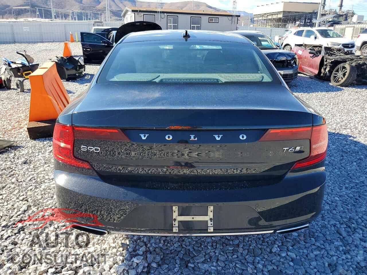 VOLVO S90 2018 - LVY992MLXJP032081