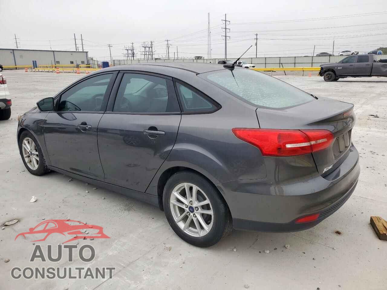 FORD FOCUS 2015 - 1FADP3F29FL218930