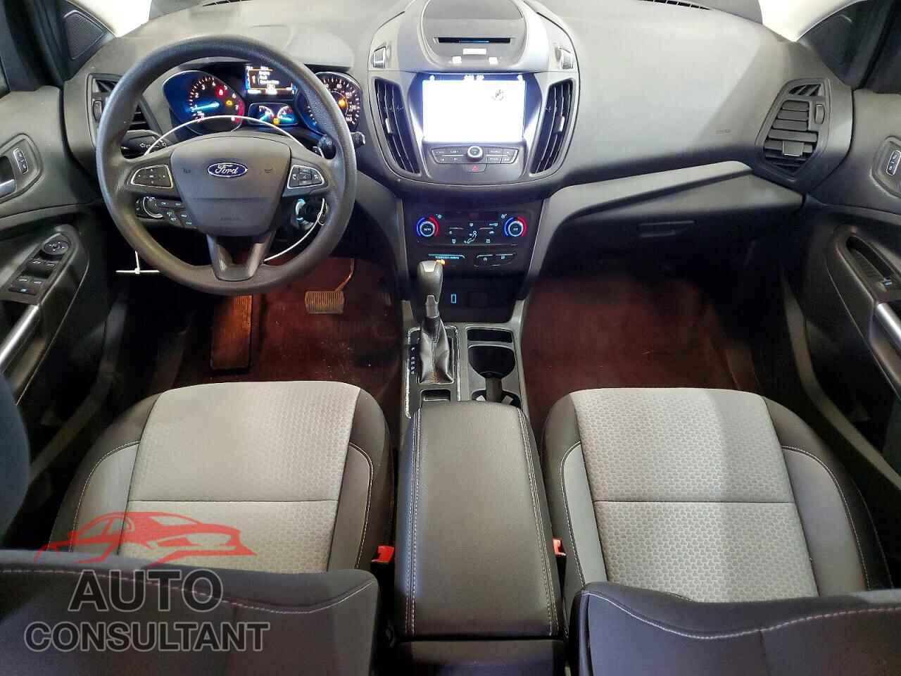 FORD ESCAPE 2017 - 1FMCU9GD5HUB93633