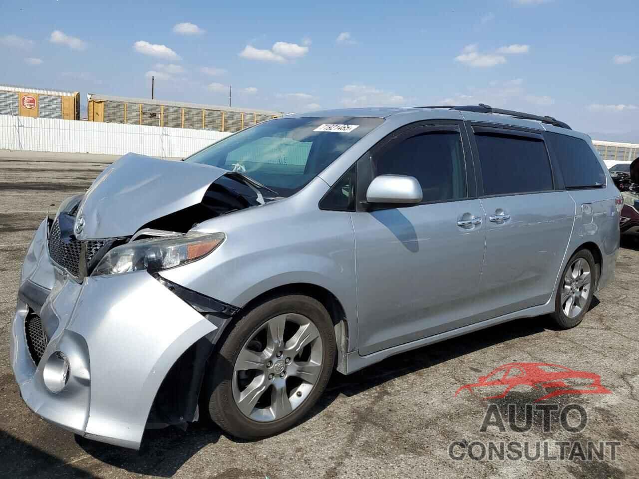 TOYOTA SIENNA 2014 - 5TDXK3DC2ES493392