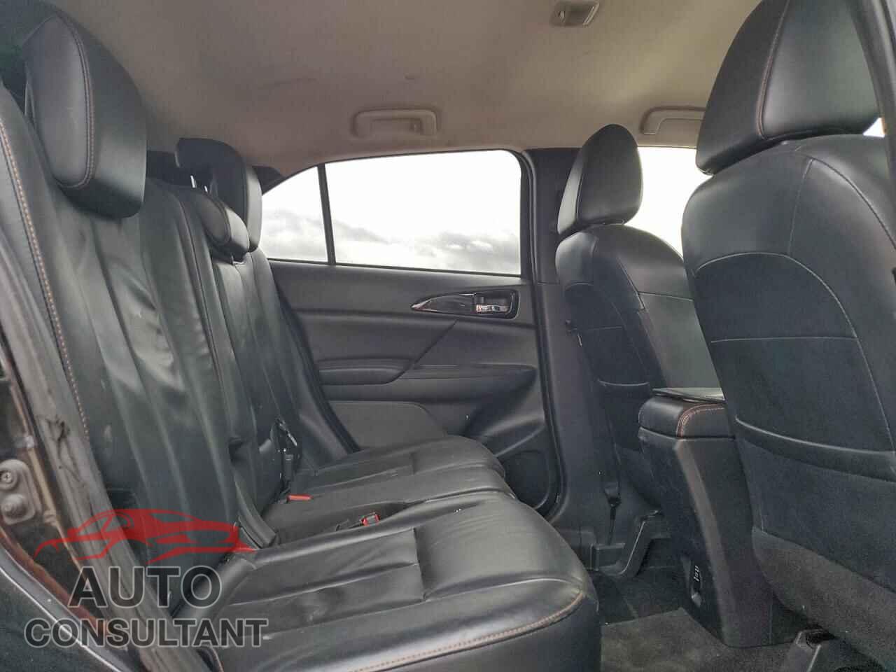 MITSUBISHI ECLIPSE 2018 - JA4AT5AA6JZ046116