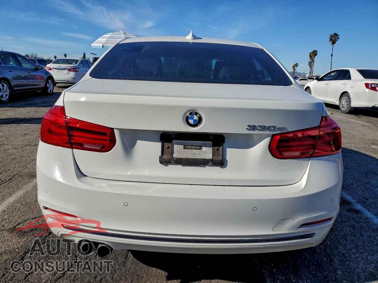 BMW 3 SERIES 2017 - WBA8E1C30HA159216