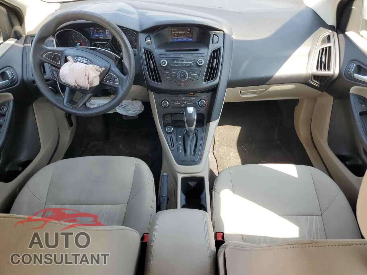 FORD FOCUS 2015 - 1FADP3F24FL250572
