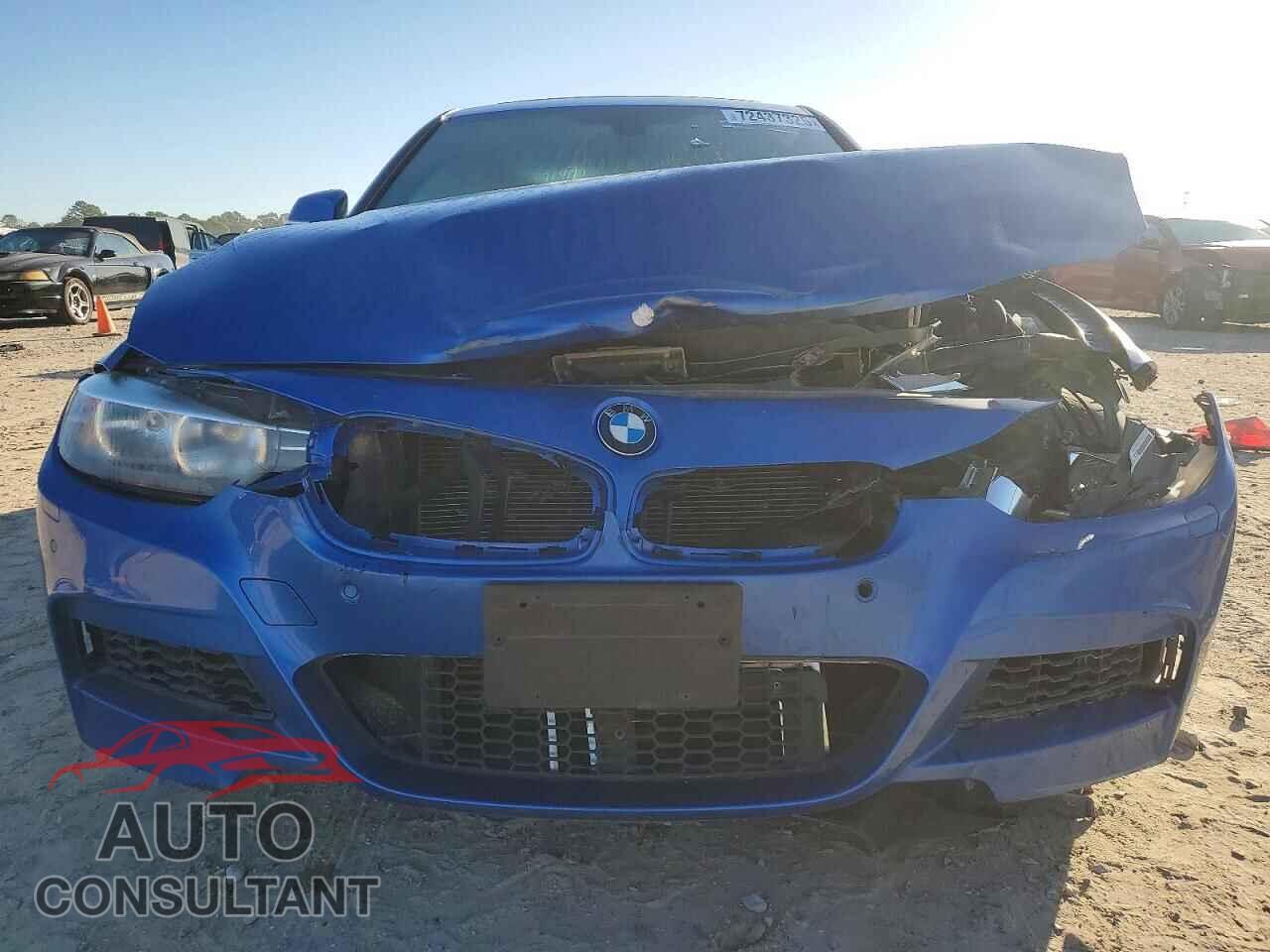 BMW 3 SERIES 2013 - WBA3C1G50DNR48030
