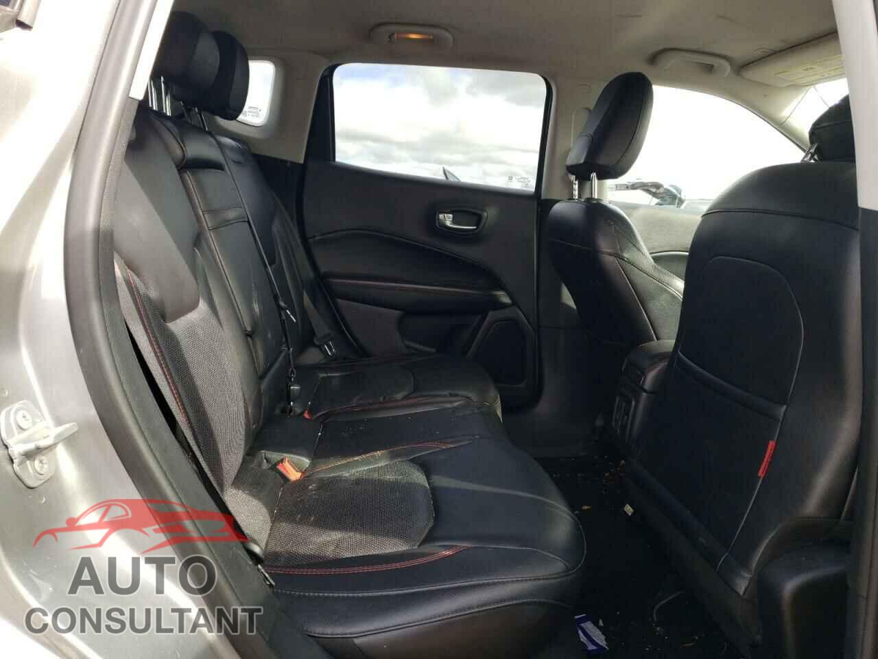 JEEP COMPASS 2018 - 3C4NJDDB1JT144327