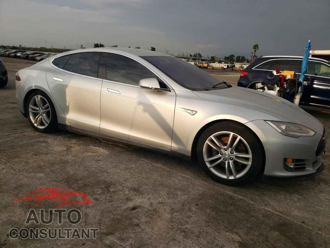TESLA MODEL S 2014 - 5YJSA1H12EFP63896