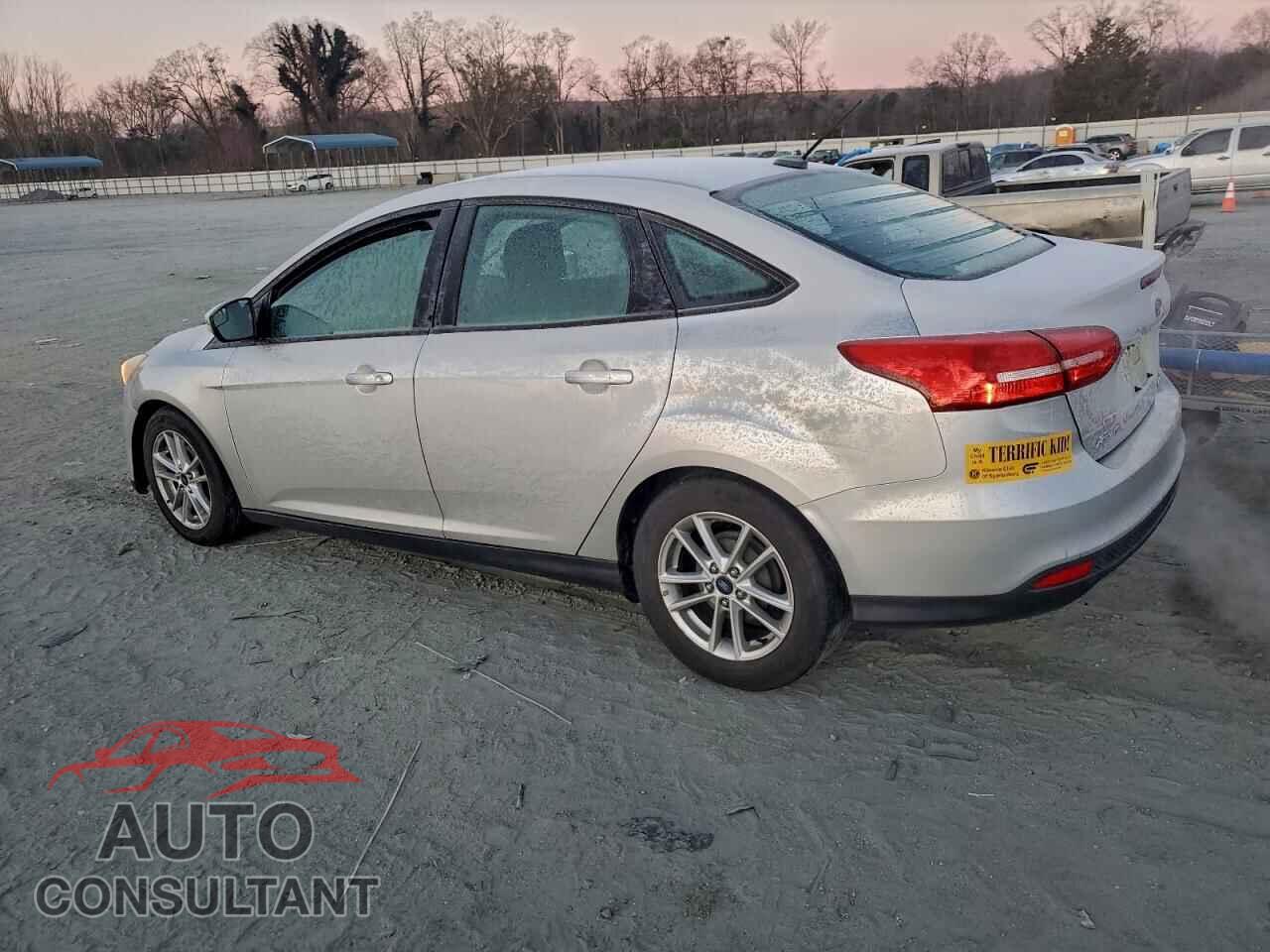 FORD FOCUS 2015 - 1FADP3F24FL233853