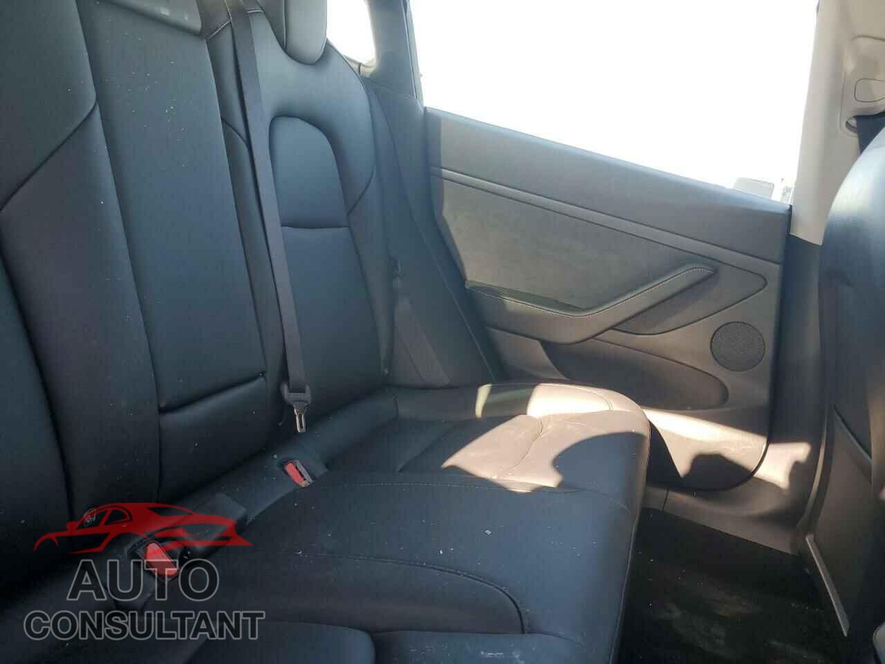 TESLA MODEL 3 2021 - 5YJ3E1EA5MF047652