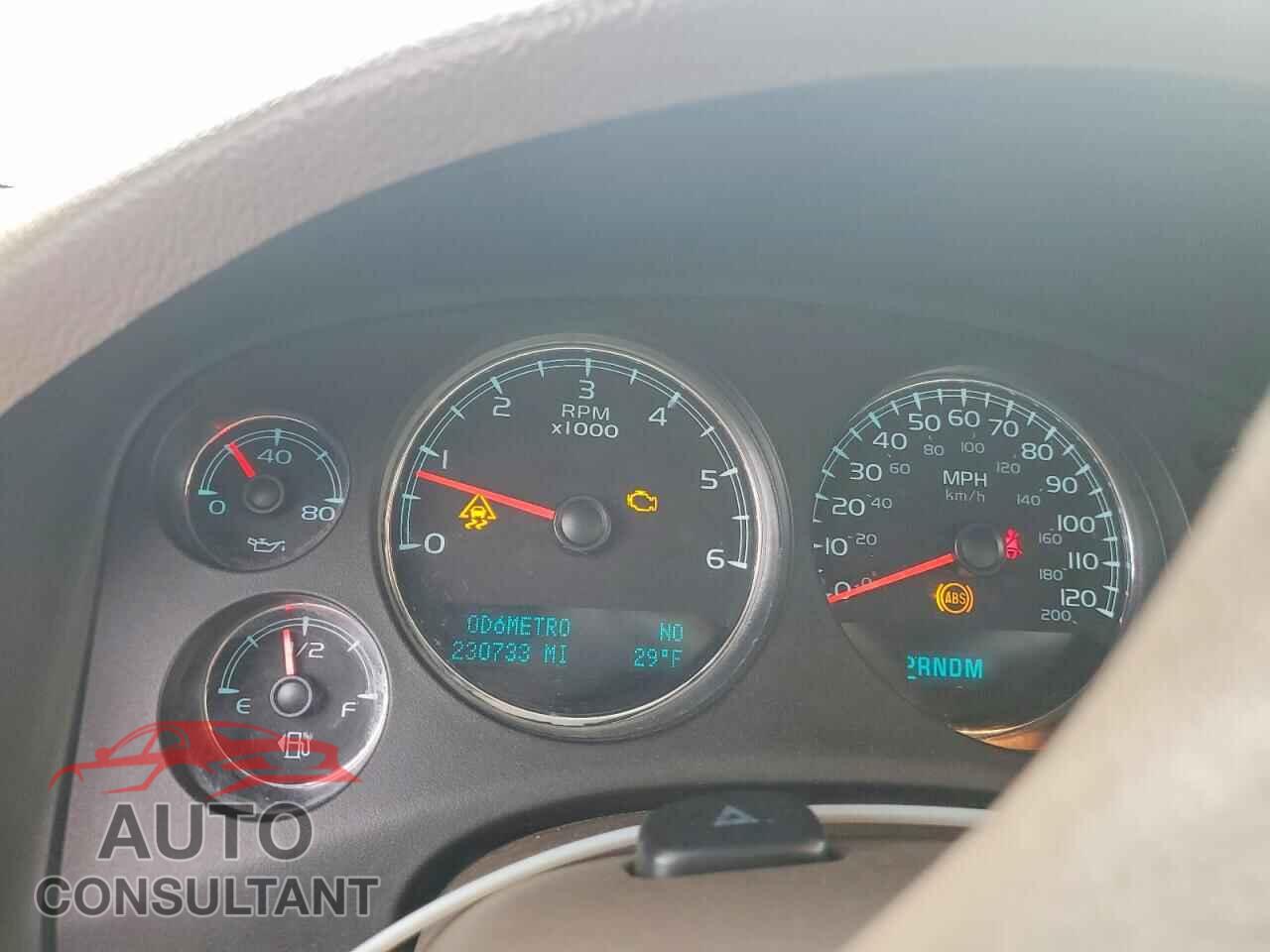 CHEVROLET TAHOE 2010 - 1GNUCBE01AR113473
