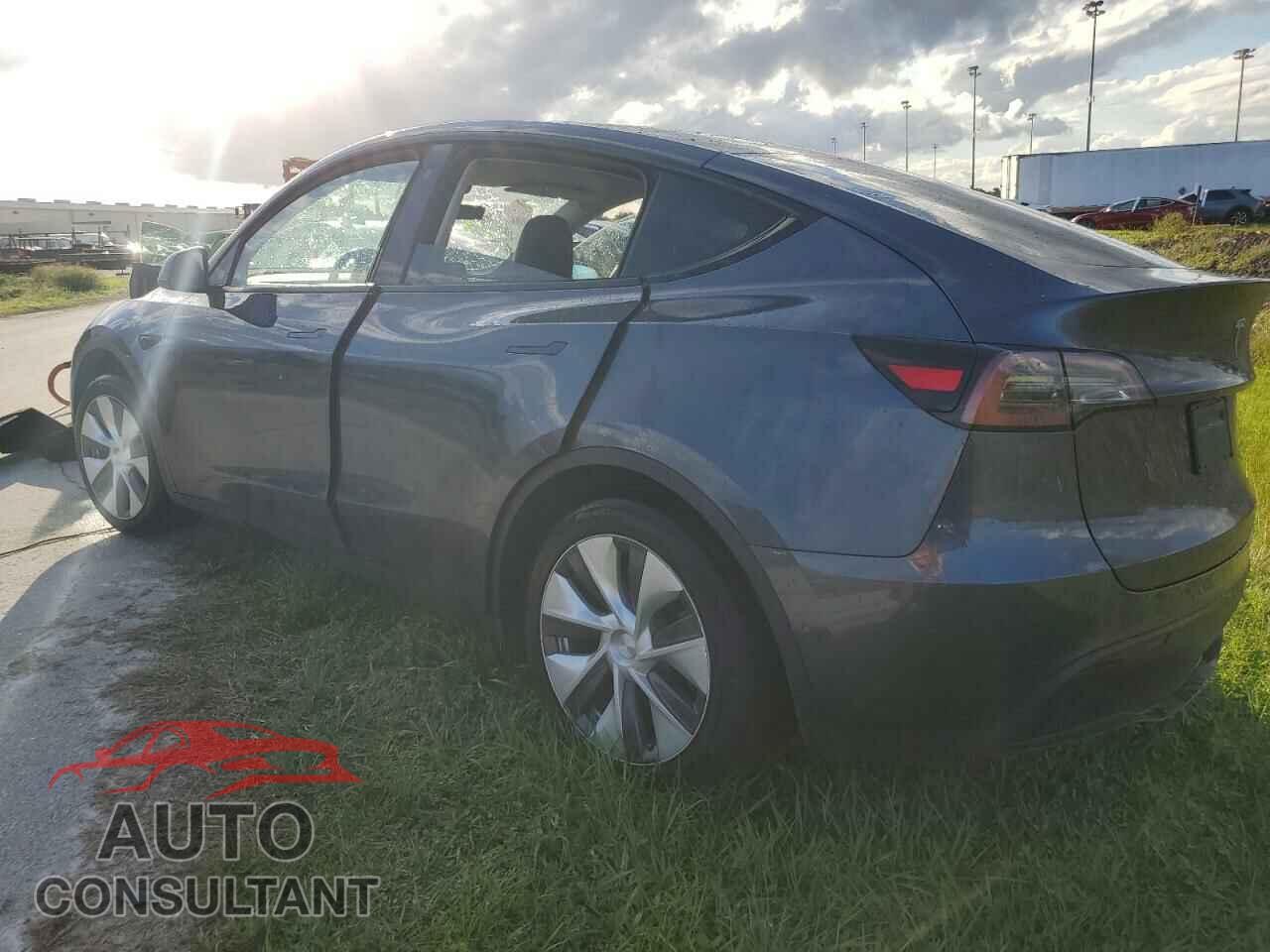 TESLA MODEL Y 2022 - 7SAYGAEE6NF576132
