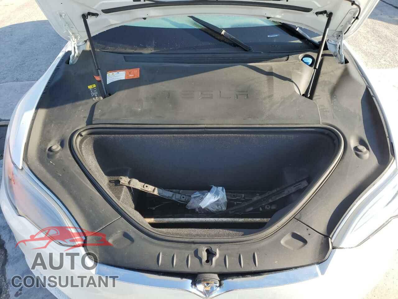 TESLA MODEL S 2018 - 5YJSA1E26JF258371