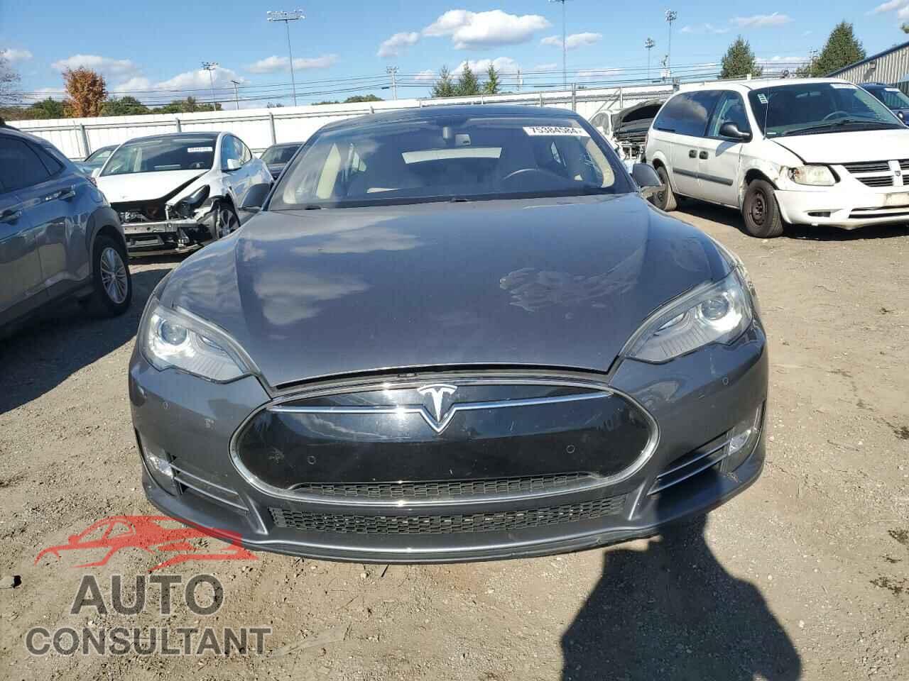 TESLA MODEL S 2014 - 5YJSA1H12EFP32826