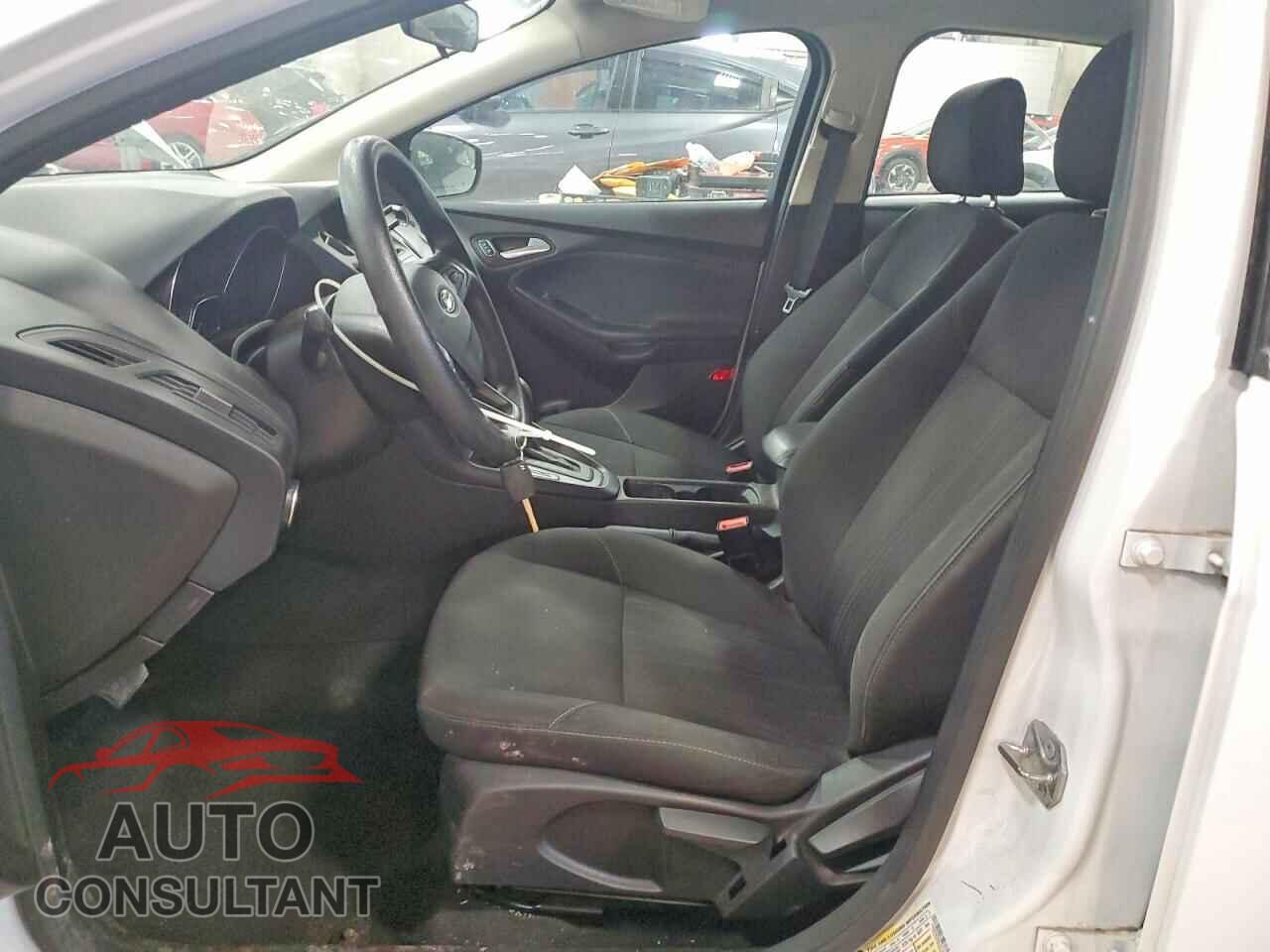 FORD FOCUS 2017 - 1FADP3K25HL247365