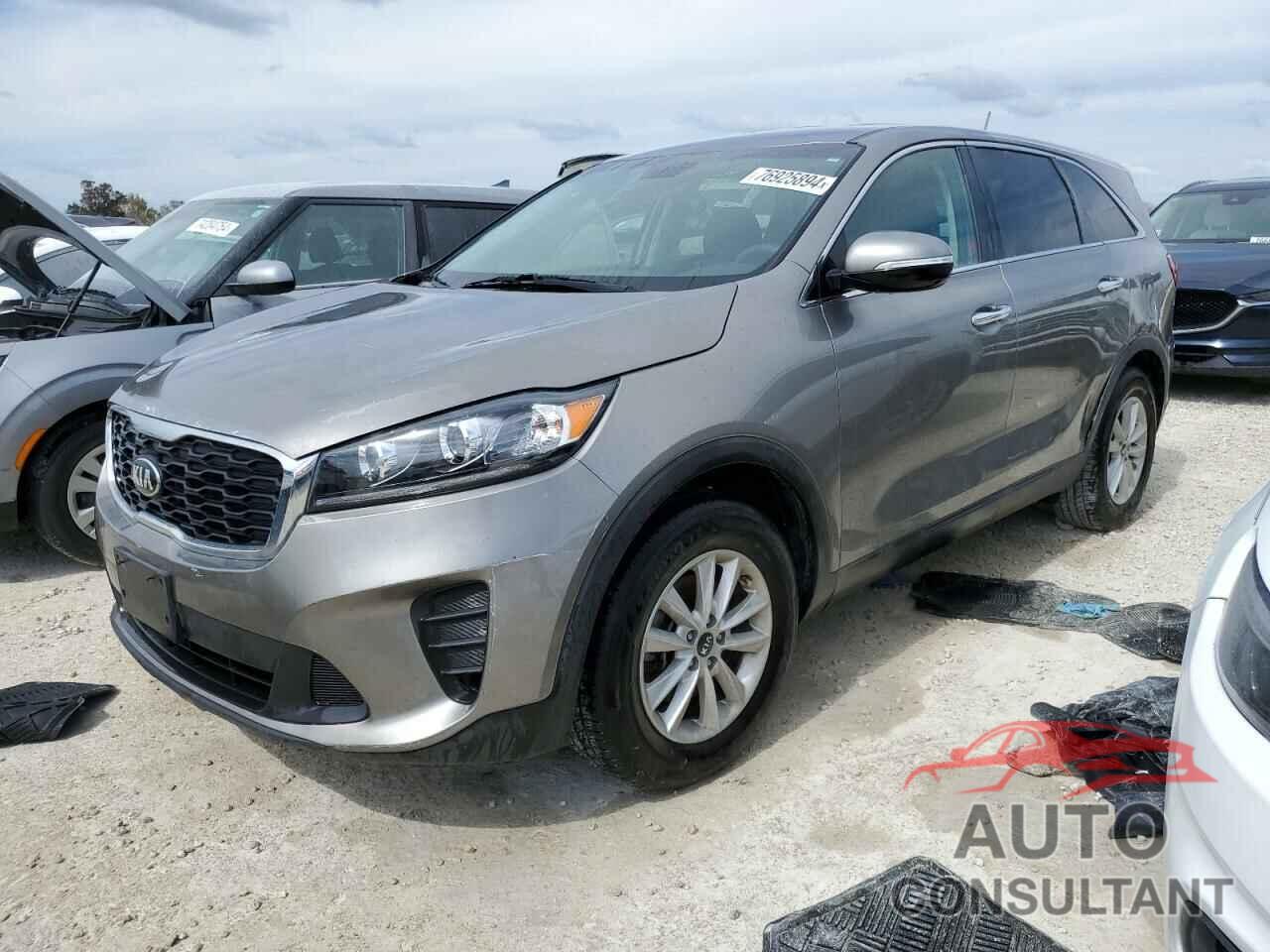 KIA SORENTO 2019 - 5XYPG4A36KG473229